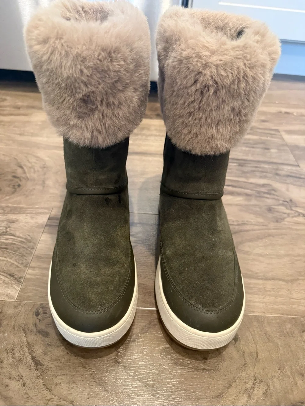 Koolaburra by UGG Tynlee Waterproof Faux Fur Winter Boots Olive Green Sz 7